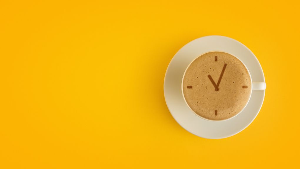 ¿Qué hora es la ideal para tomar café según la ciencia?