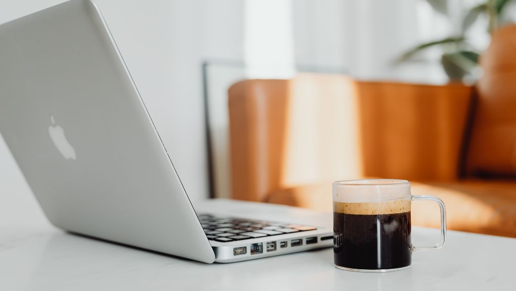 Café en oficinas: por qué influye tanto en el clima laboral y la productividad